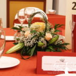 aranjament-floral-crini-mere-verzi