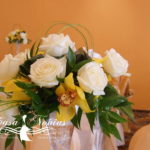 aranjament-floral-trandafiri-alb-galben