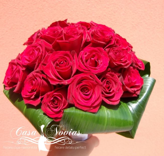 buchet-mireasa-din-trandafiri-rosii-passion