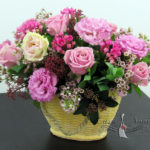 aranjament-cu-trandafiri-roz-si-lisianthus-casa-novias