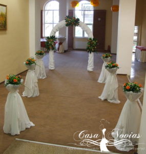 arcada-stalpisori-aranjamente-florale