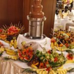 fantana-de-ciocolata-fructe-sculptate