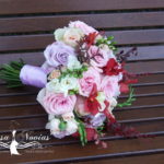 buchet-colorat-trandafiri