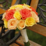 buchet-mireasa-trandafiri-corai